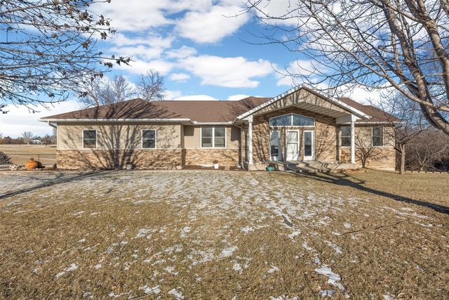 1253 Hillview Court NE, Swisher, IA 52338