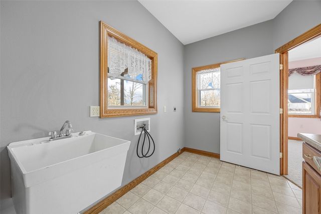 1253 Hillview Court NE, Swisher, IA 52338