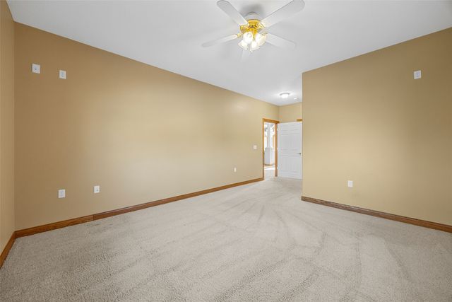 1253 Hillview Court NE, Swisher, IA 52338