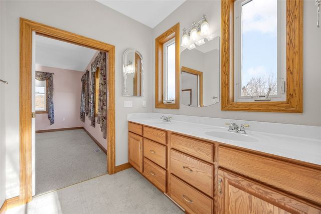 1253 Hillview Court NE, Swisher, IA 52338