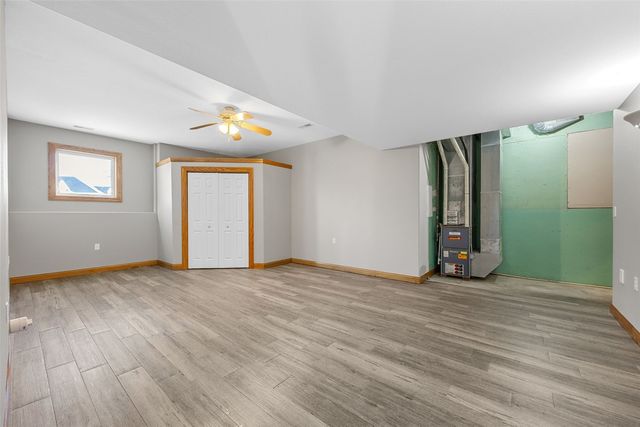 1253 Hillview Court NE, Swisher, IA 52338