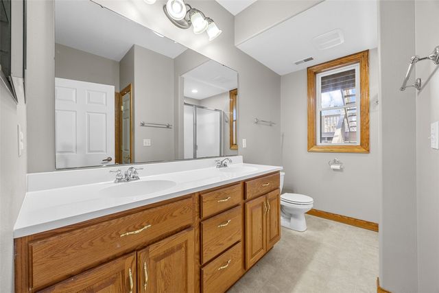 1253 Hillview Court NE, Swisher, IA 52338