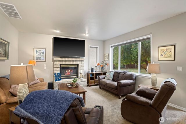 21806 SE 296th Street, Black Diamond, WA 98010
