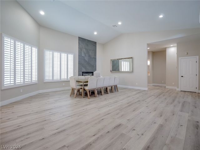 1740 Oval Circle, Las Vegas, NV 89117