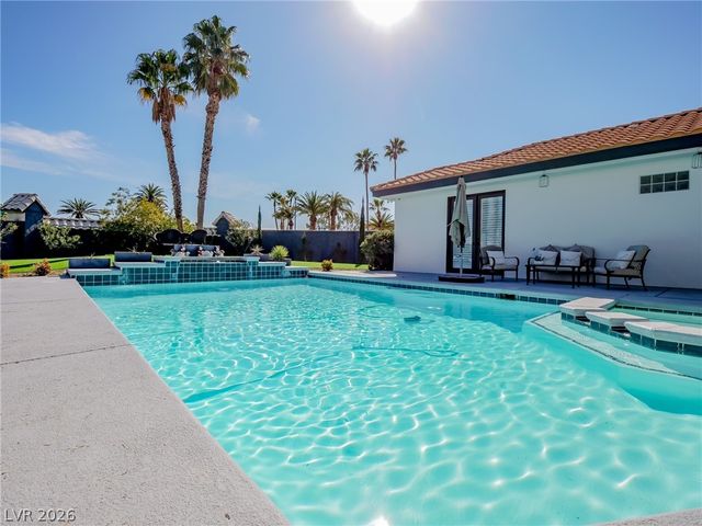 1740 Oval Circle, Las Vegas, NV 89117