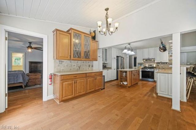 1028 Pleasant Ridge DR, Chesapeake, VA 23322