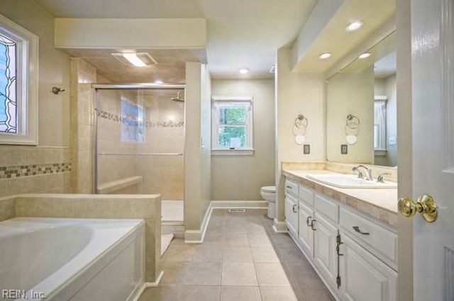1028 Pleasant Ridge DR, Chesapeake, VA 23322