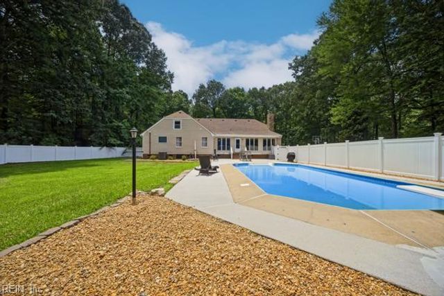 1028 Pleasant Ridge DR, Chesapeake, VA 23322