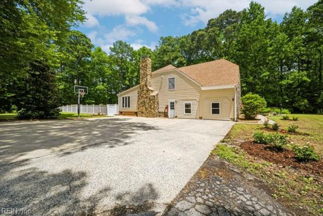 1028 Pleasant Ridge DR, Chesapeake, VA 23322