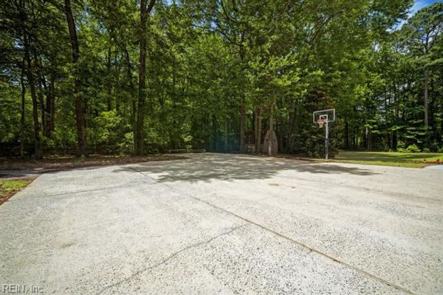 1028 Pleasant Ridge DR, Chesapeake, VA 23322