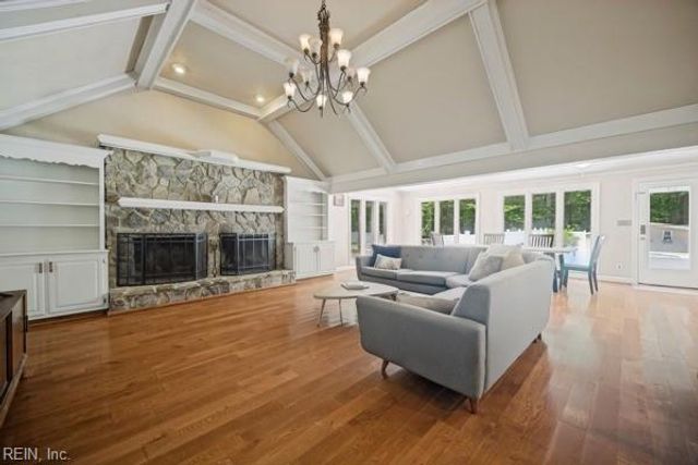 1028 Pleasant Ridge DR, Chesapeake, VA 23322