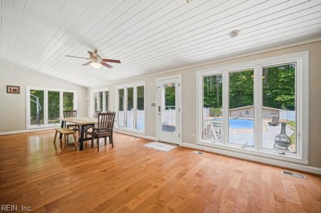 1028 Pleasant Ridge DR, Chesapeake, VA 23322