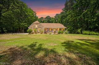 1028 Pleasant Ridge DR, Chesapeake, VA 23322