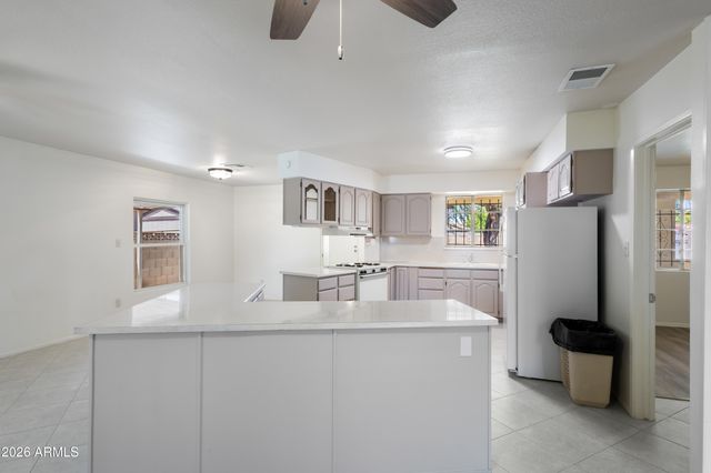 5742 N 12TH Place, Phoenix, AZ 85014