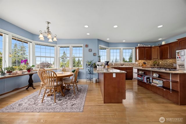911 E Pacificview Drive, Bellingham, WA 98229