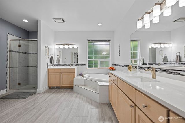 911 E Pacificview Drive, Bellingham, WA 98229