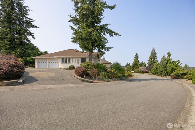 911 E Pacificview Drive, Bellingham, WA 98229