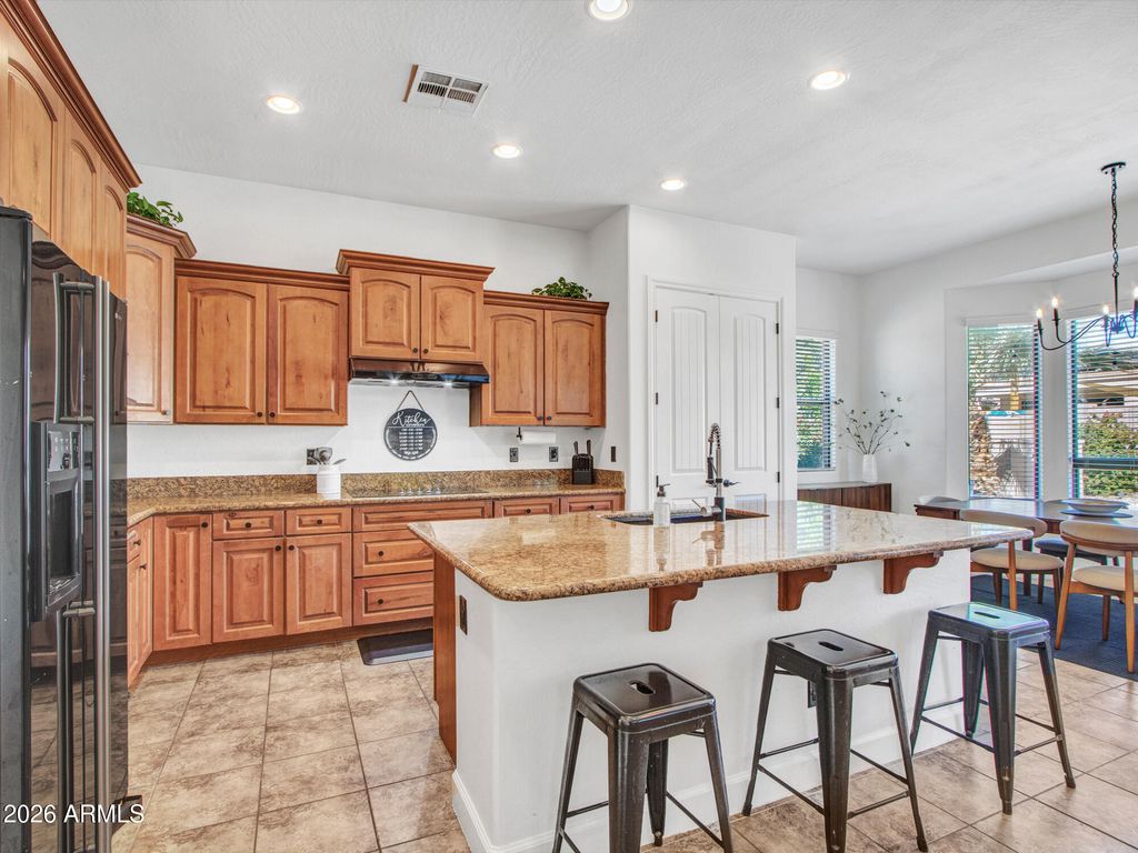 Image 17 of property listing at 15430 W SELLS Drive, Goodyear, AZ 85395