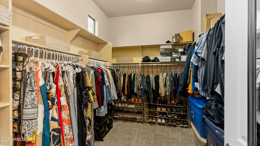 Image 28 of property listing at 15430 W SELLS Drive, Goodyear, AZ 85395