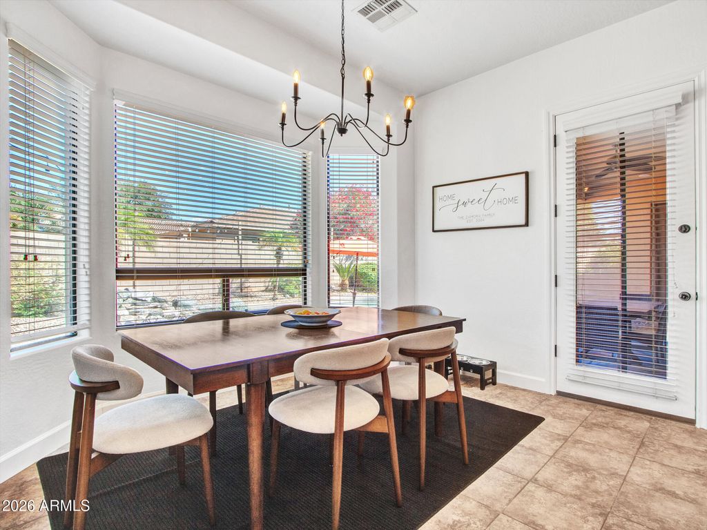 Image 31 of property listing at 15430 W SELLS Drive, Goodyear, AZ 85395