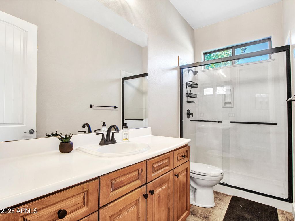 Image 34 of property listing at 15430 W SELLS Drive, Goodyear, AZ 85395