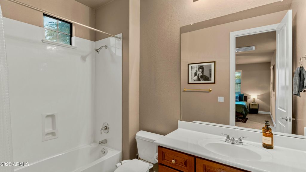 Image 43 of property listing at 15430 W SELLS Drive, Goodyear, AZ 85395