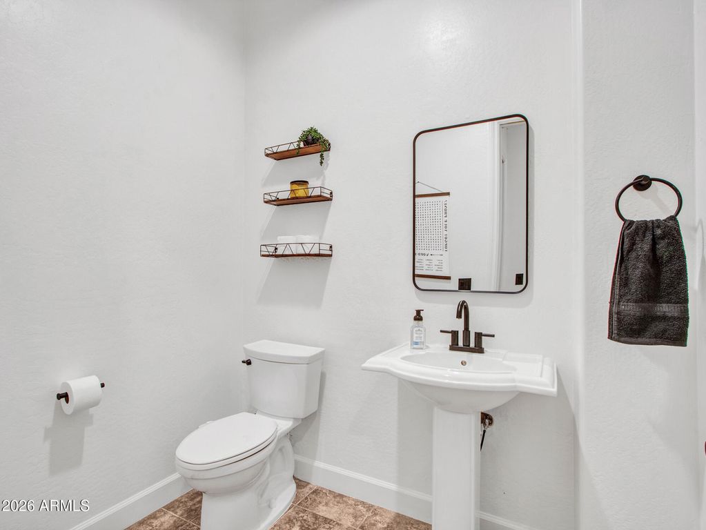 Image 44 of property listing at 15430 W SELLS Drive, Goodyear, AZ 85395