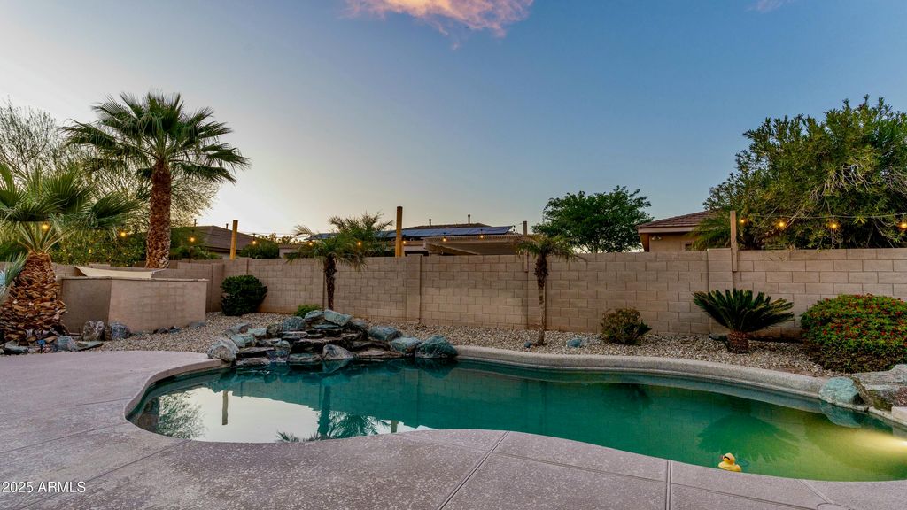 Image 55 of property listing at 15430 W SELLS Drive, Goodyear, AZ 85395
