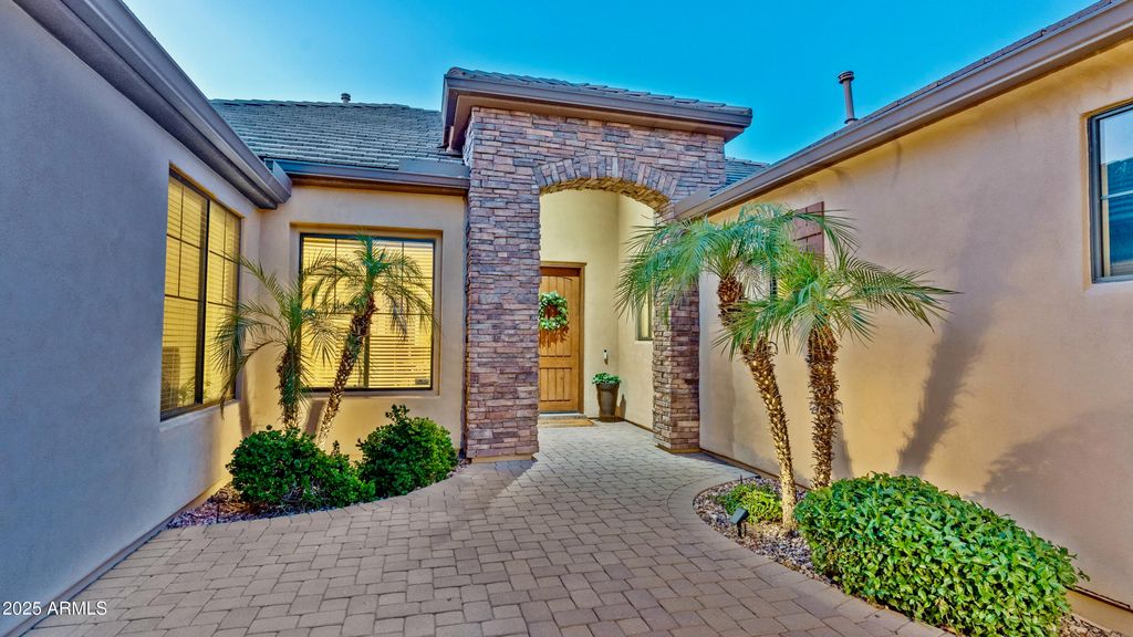 Image 61 of property listing at 15430 W SELLS Drive, Goodyear, AZ 85395