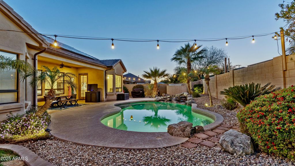 Image 63 of property listing at 15430 W SELLS Drive, Goodyear, AZ 85395