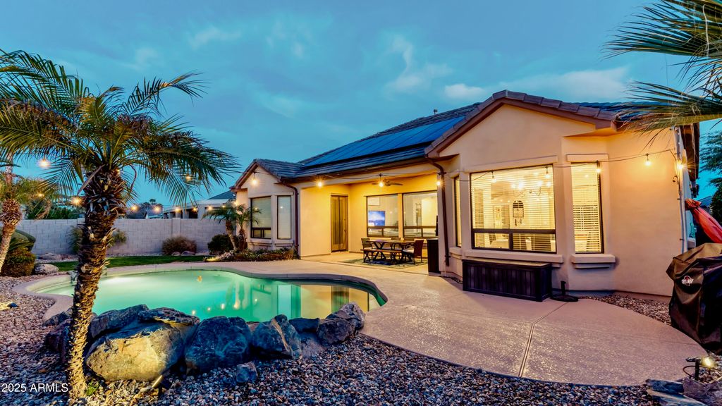 Image 64 of property listing at 15430 W SELLS Drive, Goodyear, AZ 85395