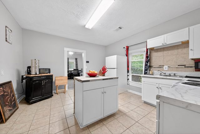 1102 18th Avenue, Phenix City, AL 36867