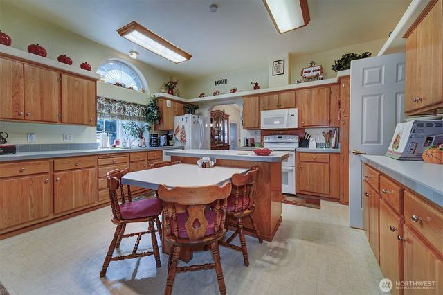 24028 Vinland Terrace NW, Poulsbo, WA 98370