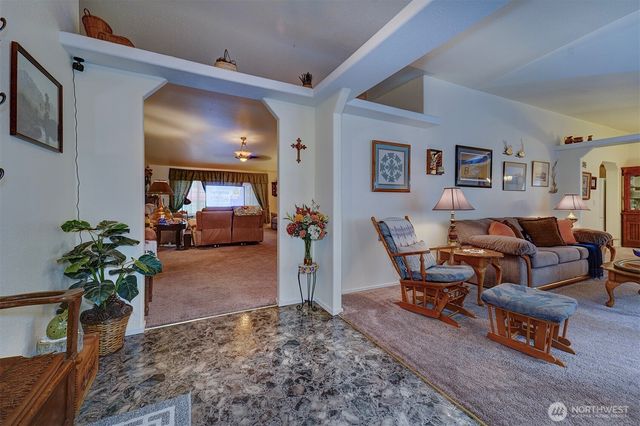 24028 Vinland Terrace NW, Poulsbo, WA 98370