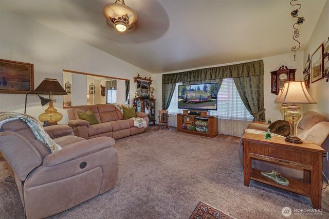 24028 Vinland Terrace NW, Poulsbo, WA 98370