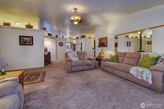 24028 Vinland Terrace NW, Poulsbo, WA 98370