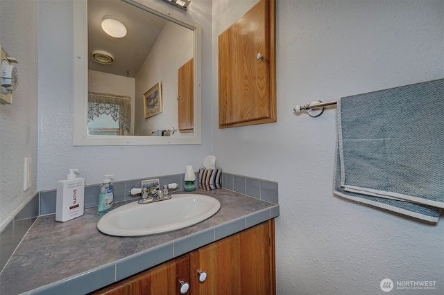 24028 Vinland Terrace NW, Poulsbo, WA 98370