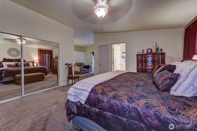 24028 Vinland Terrace NW, Poulsbo, WA 98370