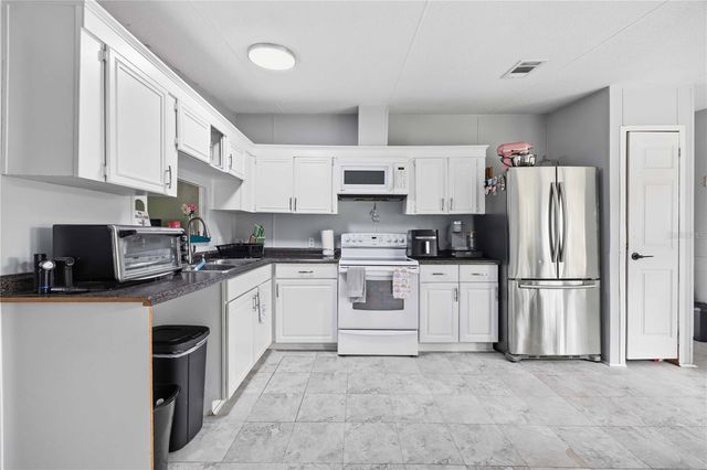 2995 THORNHILL ROAD, Winter Haven, FL 33880