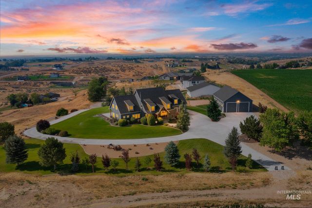 24746 Star Crest Ct, Middleton, ID 83644
