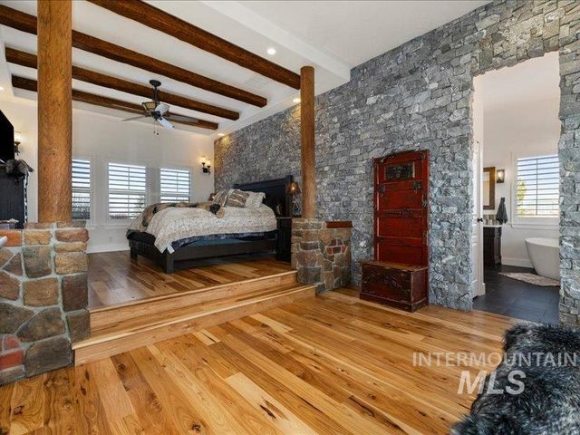 24746 Star Crest Ct, Middleton, ID 83644