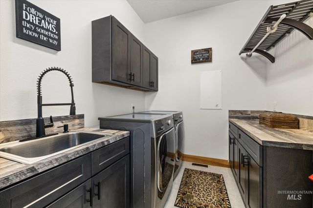 24746 Star Crest Ct, Middleton, ID 83644