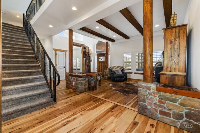 24746 Star Crest Ct, Middleton, ID 83644