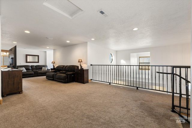 24746 Star Crest Ct, Middleton, ID 83644