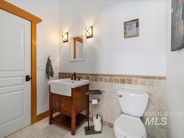24746 Star Crest Ct, Middleton, ID 83644