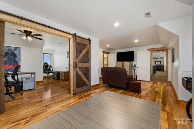 24746 Star Crest Ct, Middleton, ID 83644