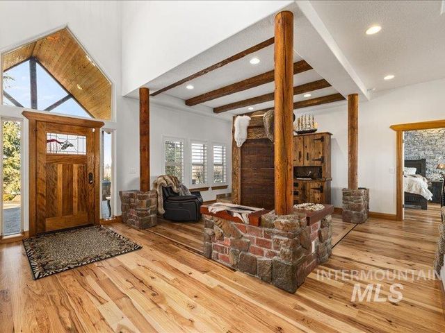 24746 Star Crest Ct, Middleton, ID 83644