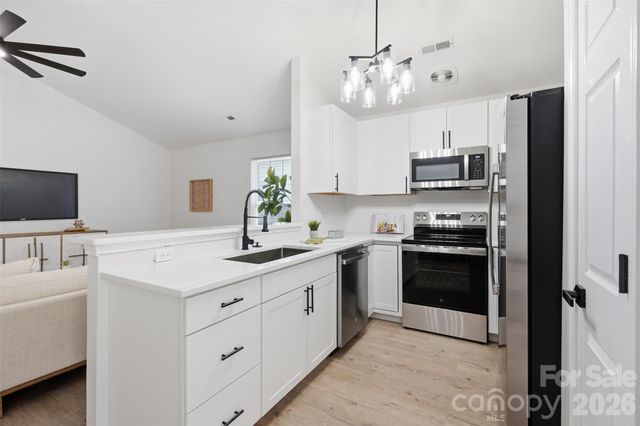3432 Kelsey Emma Court, Charlotte, NC 28269