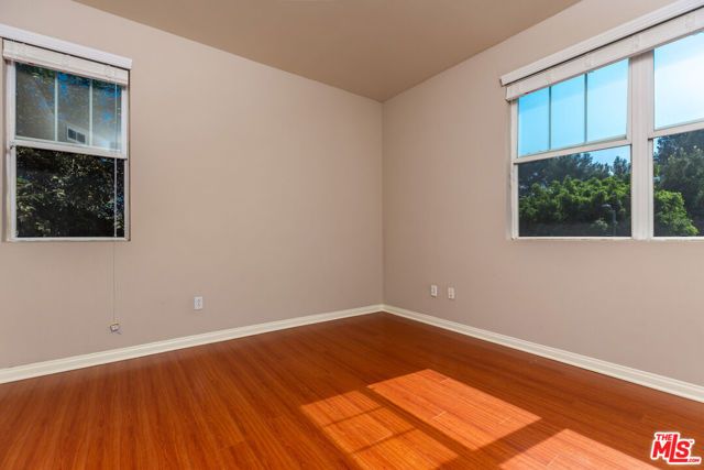 1239 W 30th Street, Los Angeles, CA 90007