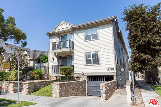 1239 W 30th Street, Los Angeles, CA 90007
